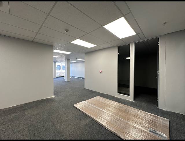 144M² OFFICE TO LET IN DORINGKLOOF